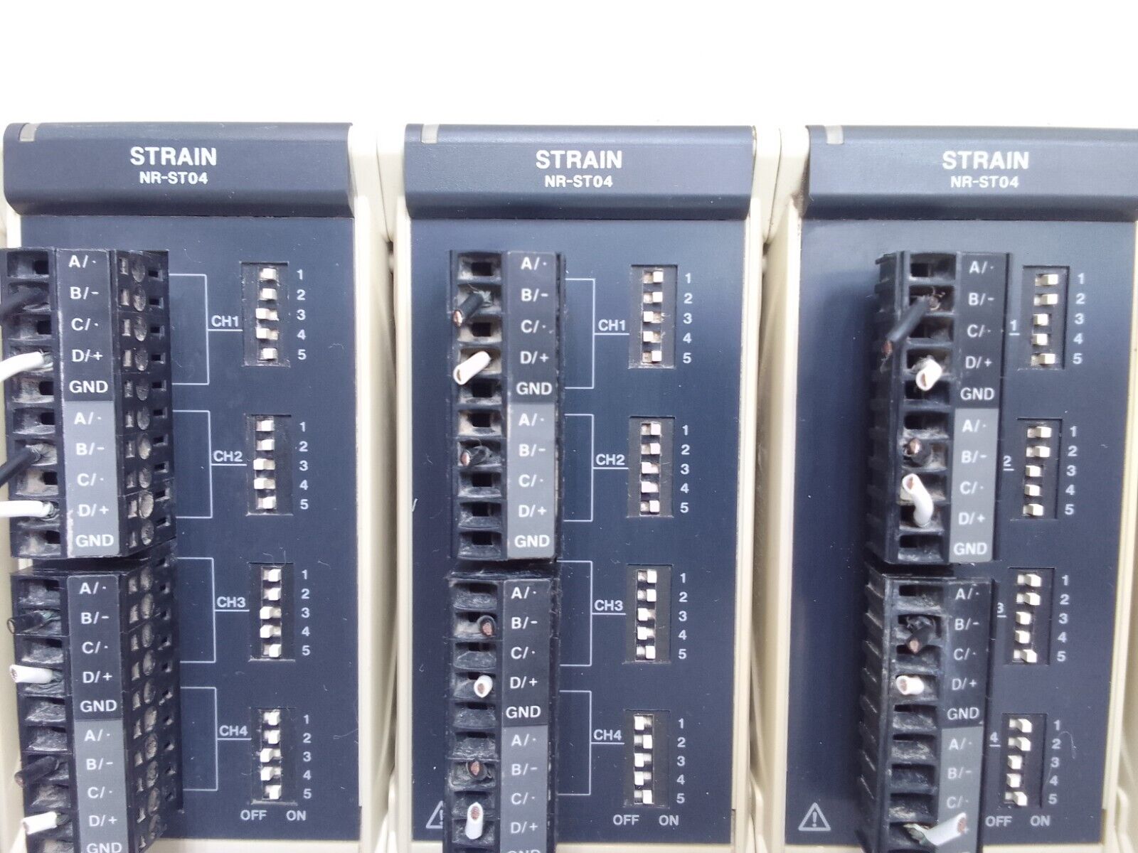 KEYENCE NR-600/ANALOG NR-HA08/3×STRAIN NR-ST04/HIGH VOLTAGE NR-HV04/POWER NR -U60 – Heart of Automation